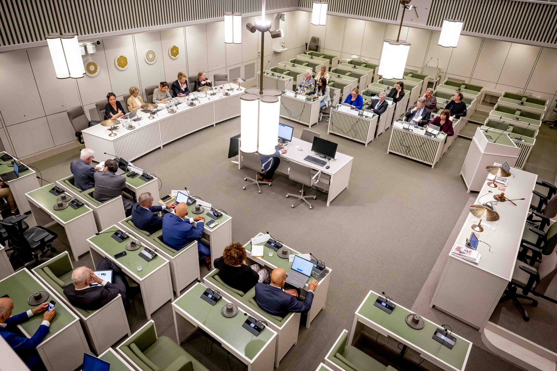 Kamerleden in gesprek met de deskundigen