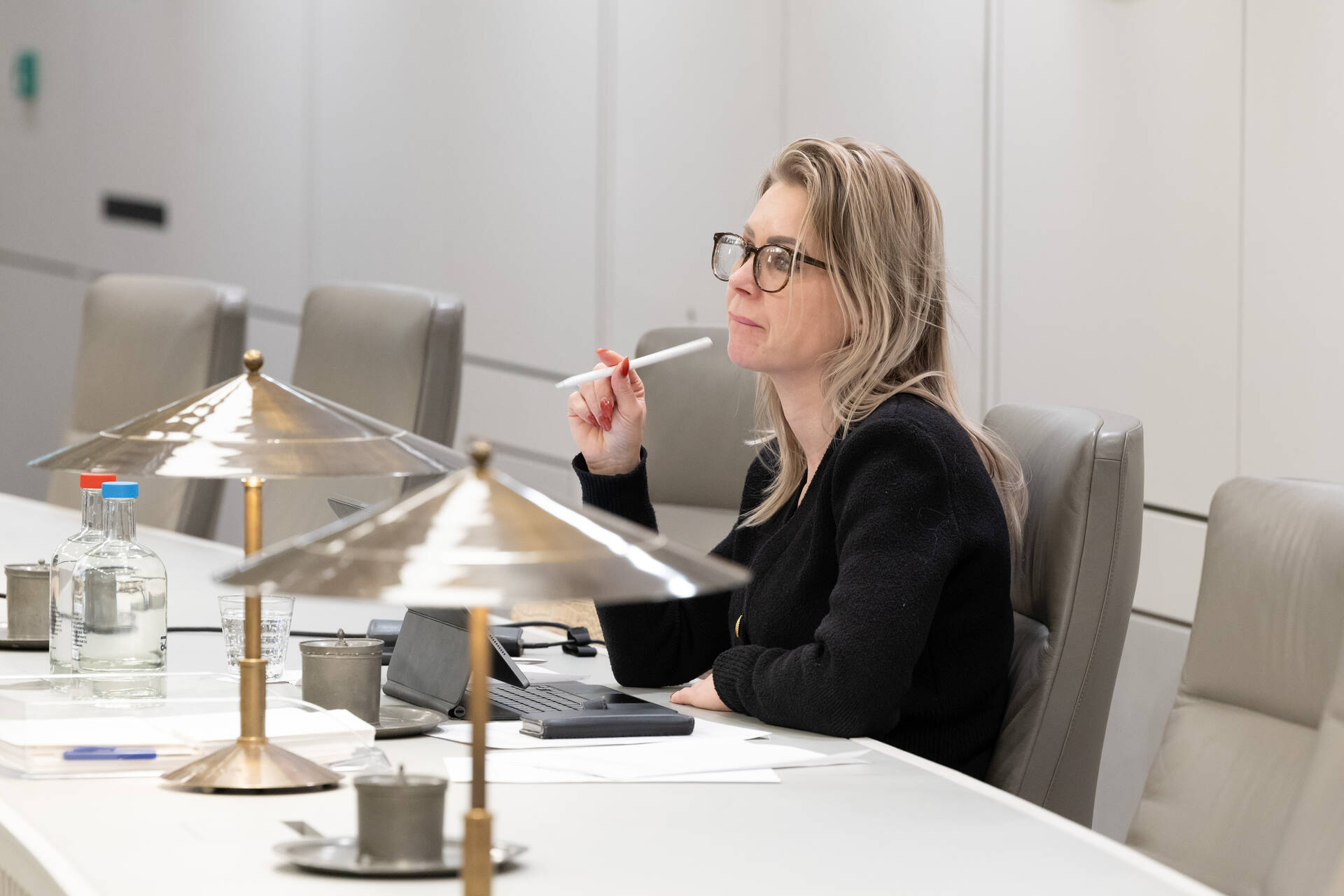 Demissionair minister Wiersma tijdens het debat op 3 februari 2026